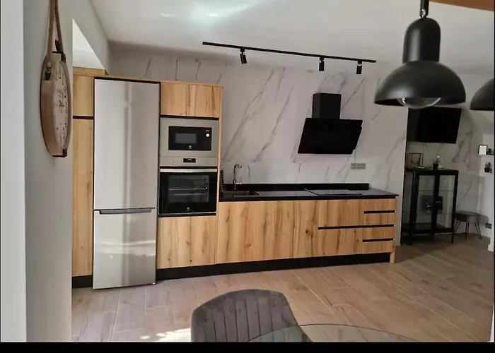 En El Corazon De Cimavilla Χιχόν